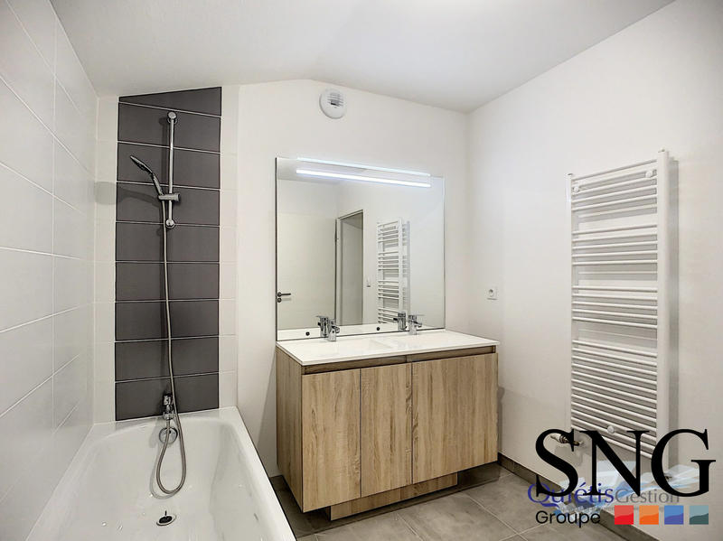 Appartement - 92 m² - 4 pièces