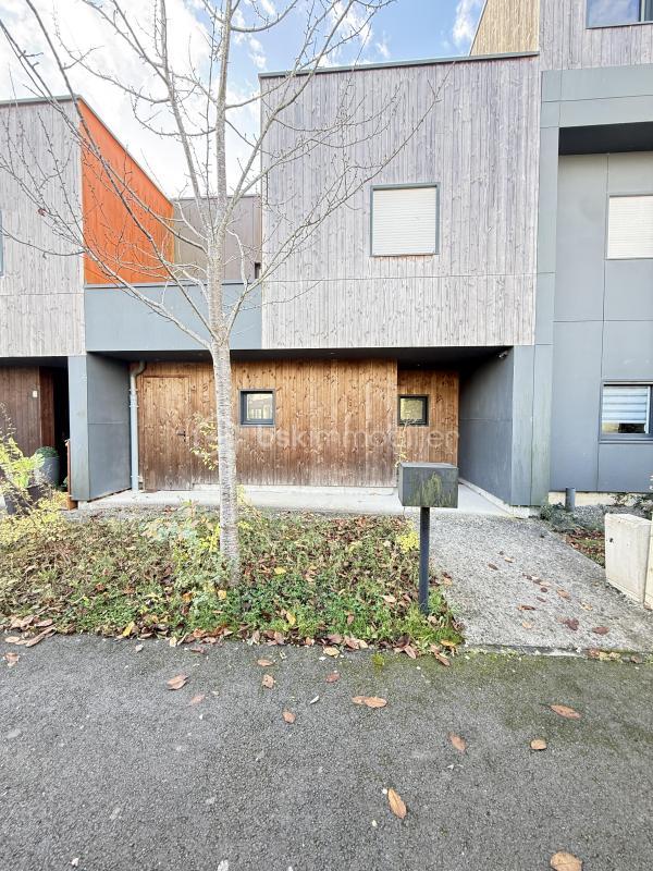 Maison - 88 m² - 5 pièces