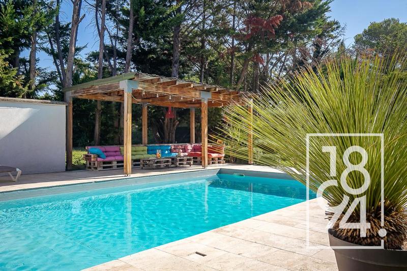 Villa - 230 m² - 6 pièces