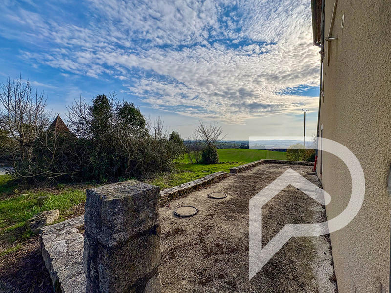 Maison - 260 m² - 7 pièces