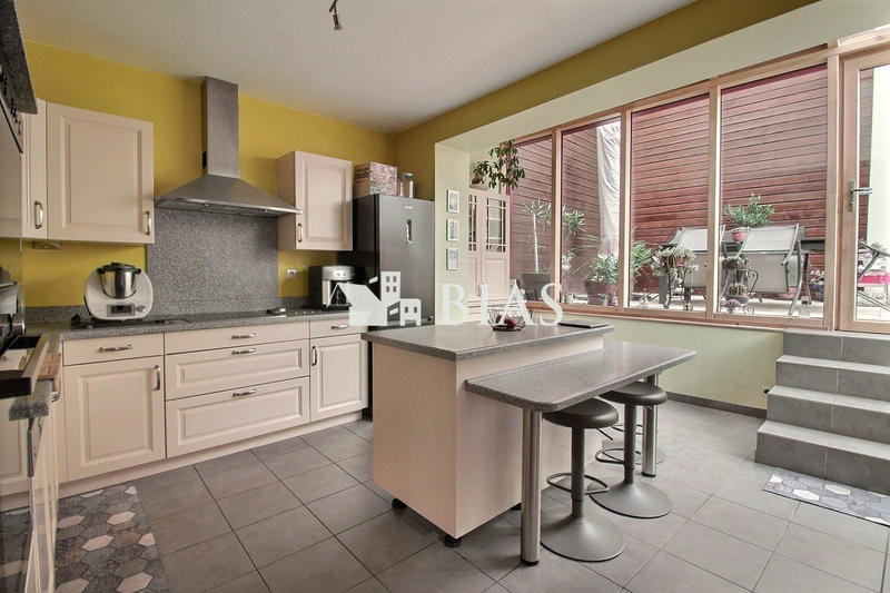 Maison - 145 m² - 7 pièces