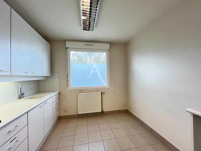 Local commercial - 249 m²