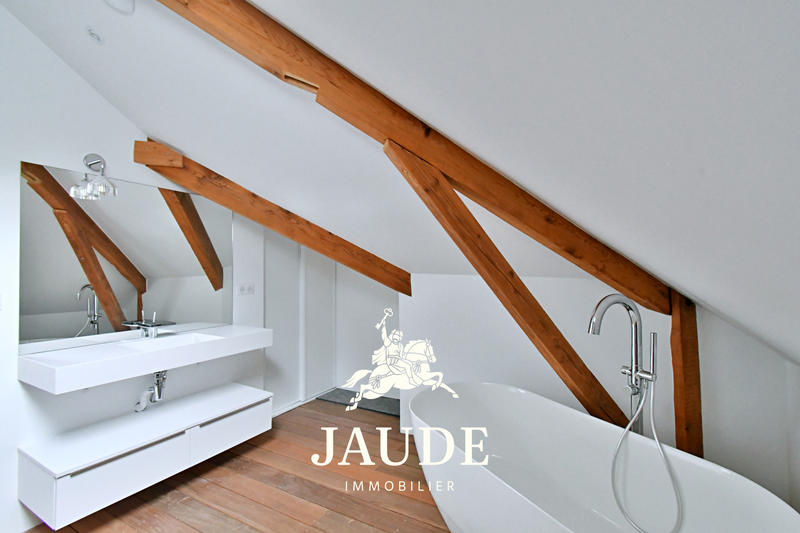 Appartement - 202 m² - 5 pièces