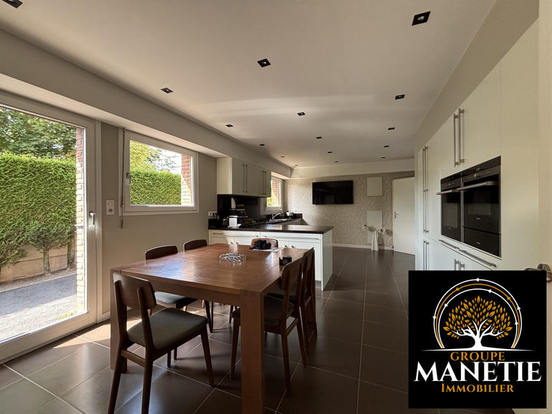 Maison - 210 m² - 7 pièces