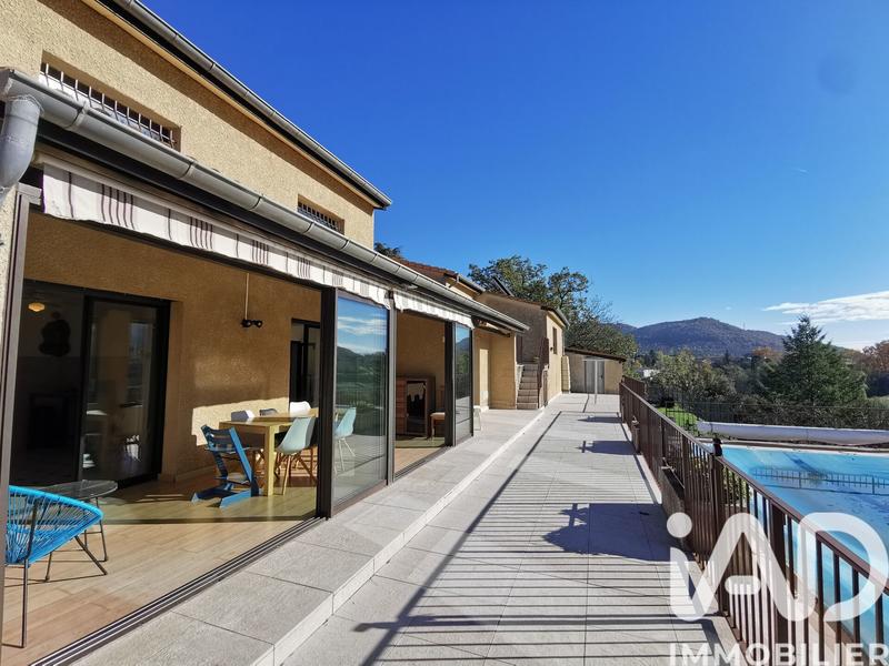 Maison - 138 m² - 5 pièces