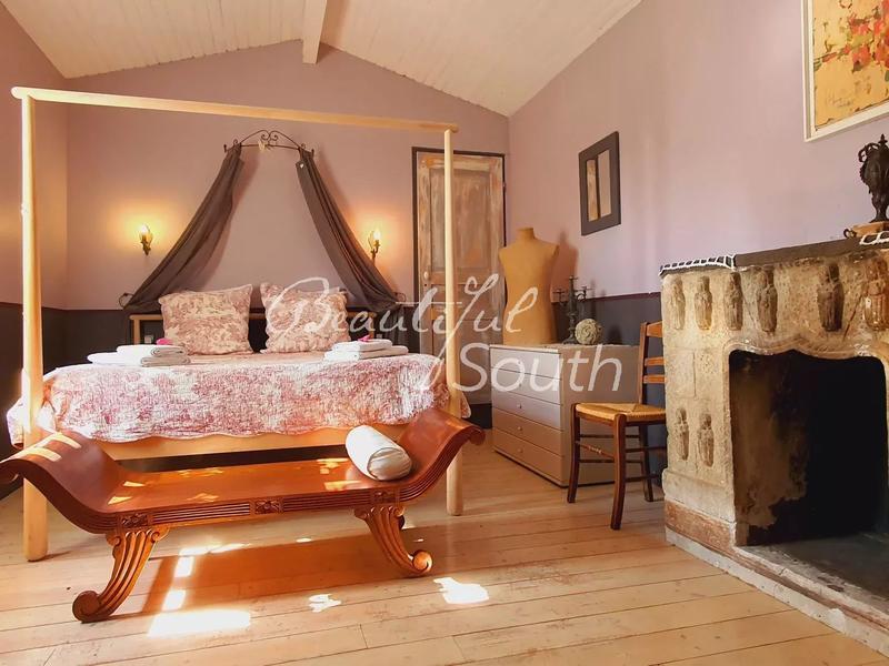 Gîte - 956 m² - 32 pièces