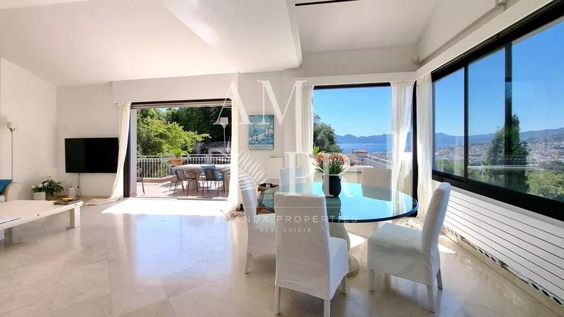 Villa sur toit - 250 m² - 10 pièces