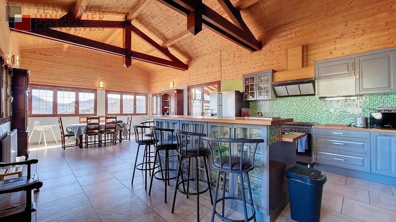 Propriété - 530 m² - 17 pièces