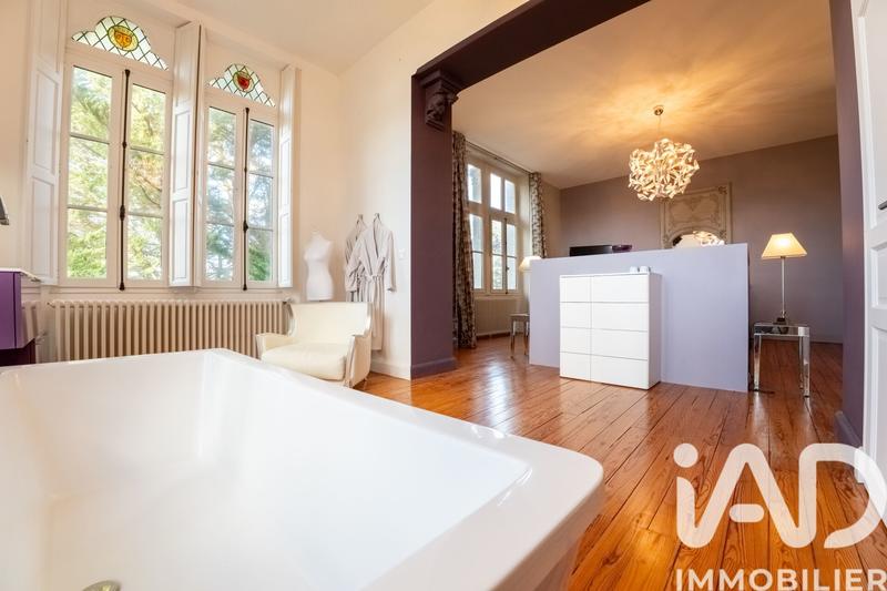 Château - 890 m² - 18 pièces