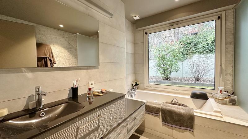 Maison d'architecte - 250 m² - 9 pièces