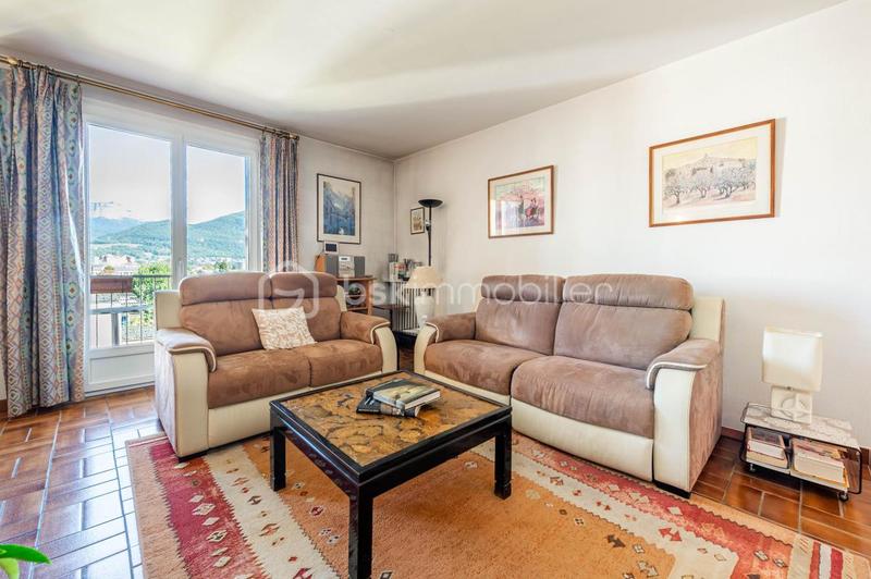 Appartement - 82 m² - 3 pièces