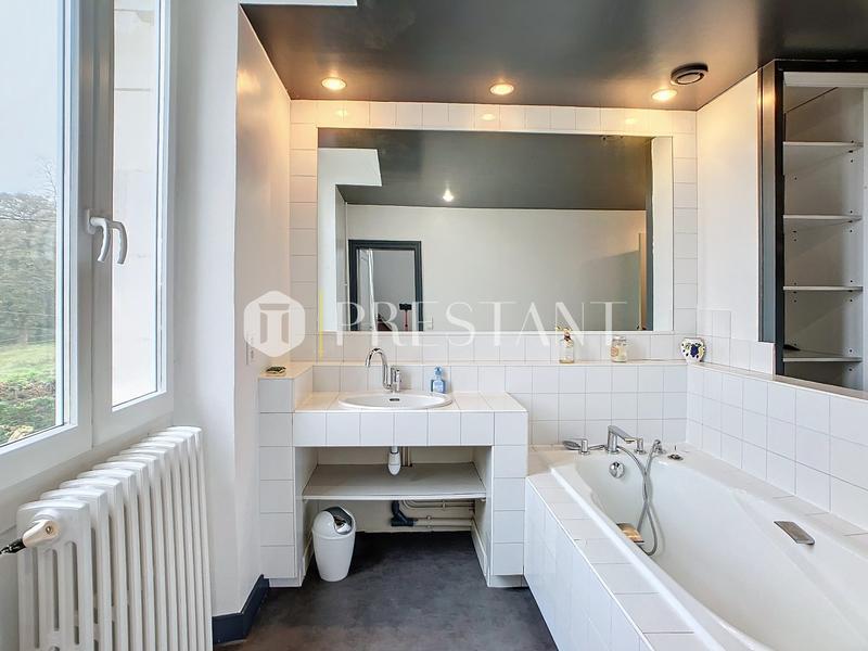 Maison - 223 m² - 6 pièces