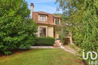 Maison - 250 m² - 8 pièces