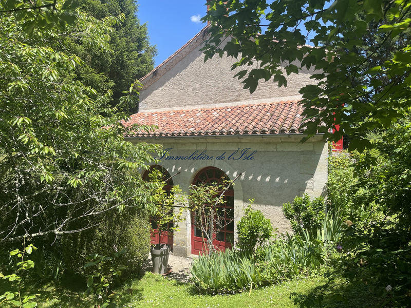 Maison - 320 m² - 8 pièces