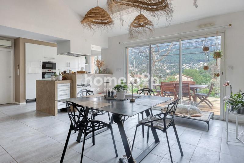 Maison - 146 m² - 6 pièces