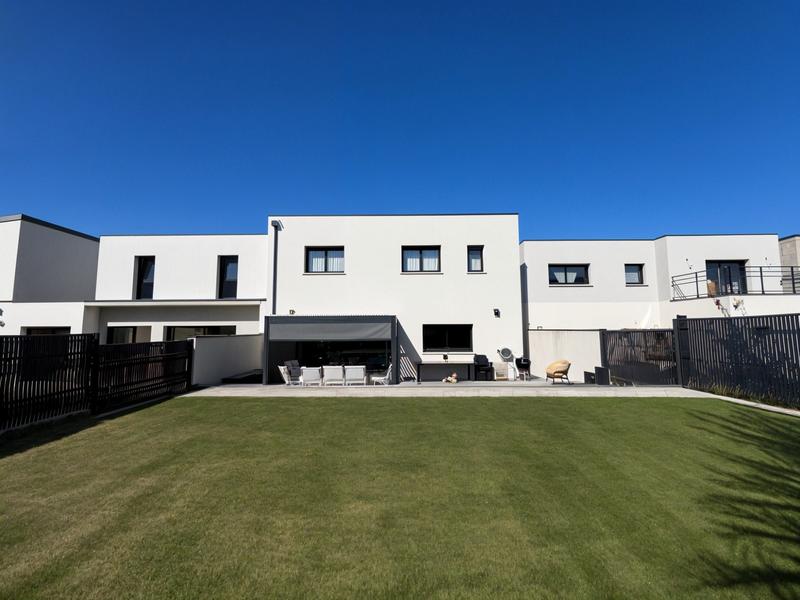 Maison contemporaine - 149 m² - 7 pièces