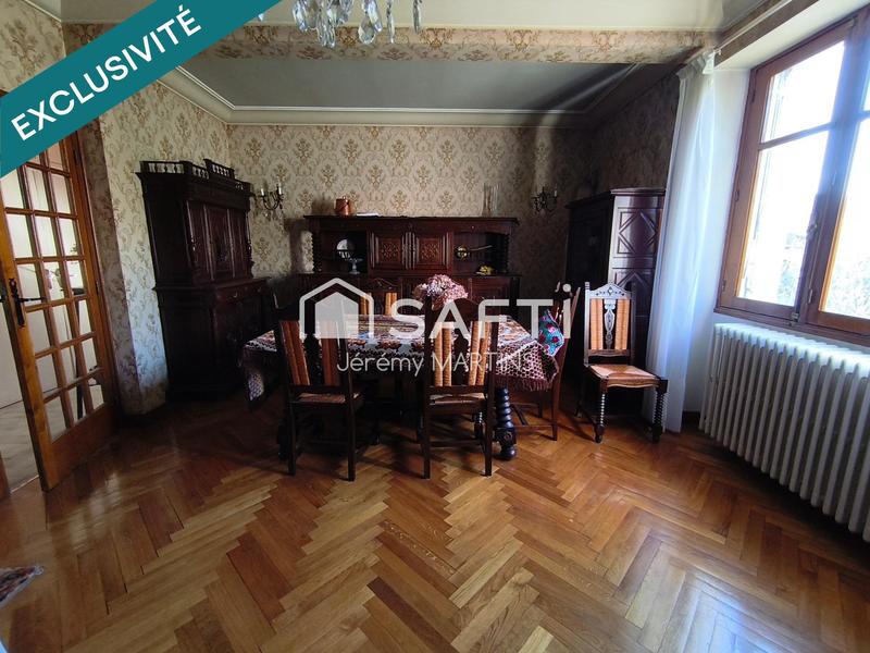 Maison - 212 m² - 8 pièces