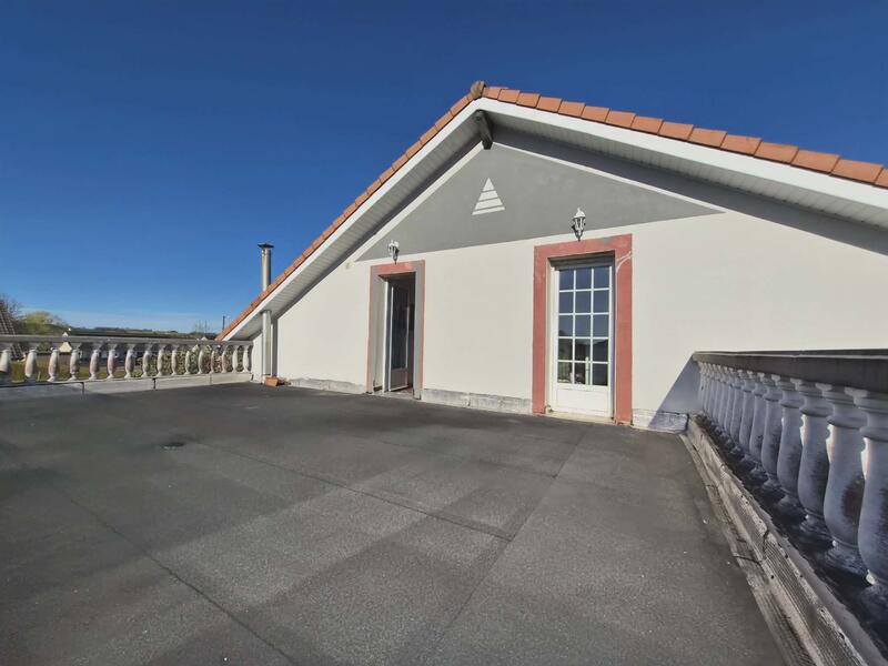 Maison - 121 m² - 5 pièces