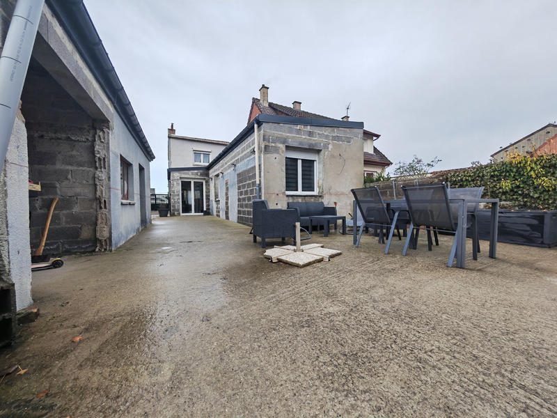 Maison - 111 m² - 5 pièces