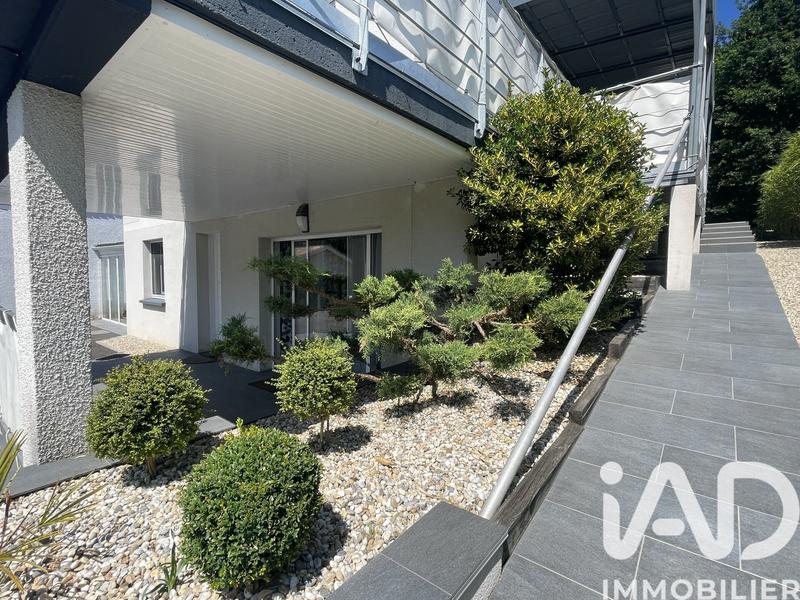Maison - 212 m² - 7 pièces