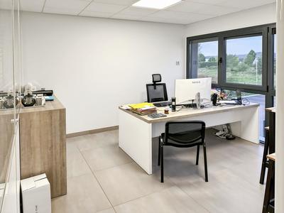 Bureau - 558 m²