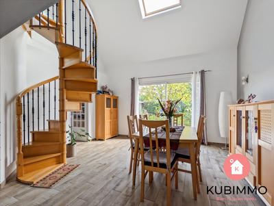 Maison traditionnelle - 121 m² - 6 pièces