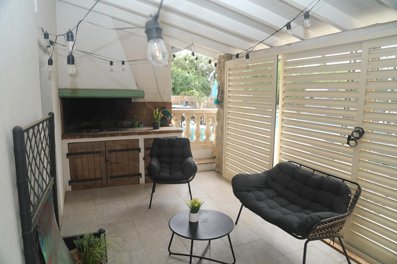 Maison - 222 m² - 6 pièces