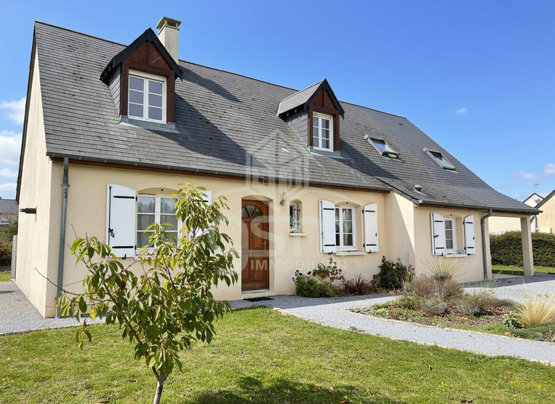 Maison traditionnelle - 162 m² - 6 pièces