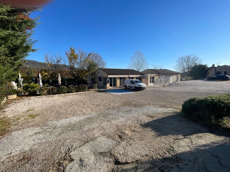 Fonds de commerce - 140 m²