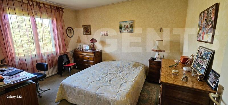 Maison traditionnelle - 210 m² - 6 pièces