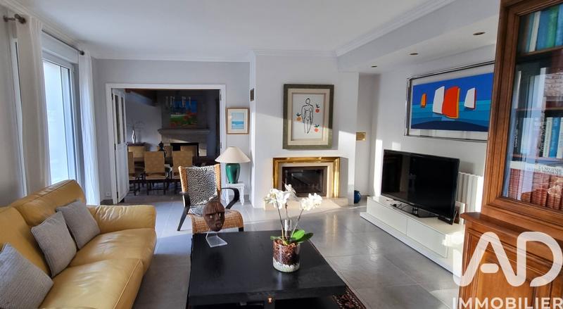 Maison - 183 m² - 8 pièces