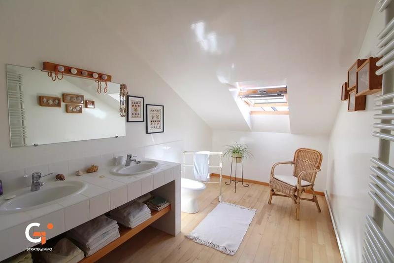 Maison - 174 m² - 7 pièces