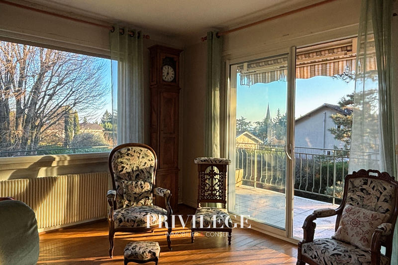 Maison - 229 m² - 7 pièces