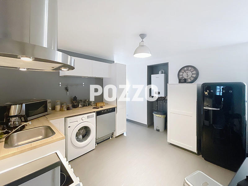 Immeuble - 143 m² - 7 pièces