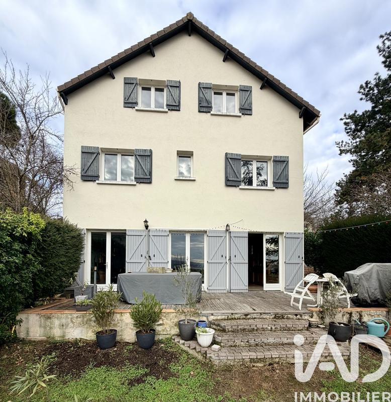 Maison - 158 m² - 8 pièces