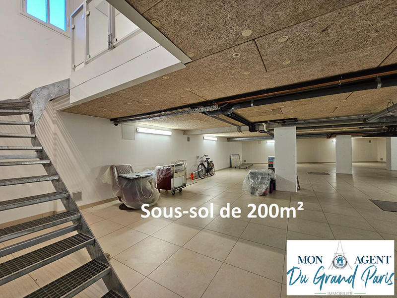 Maison - 480 m² - 10 pièces