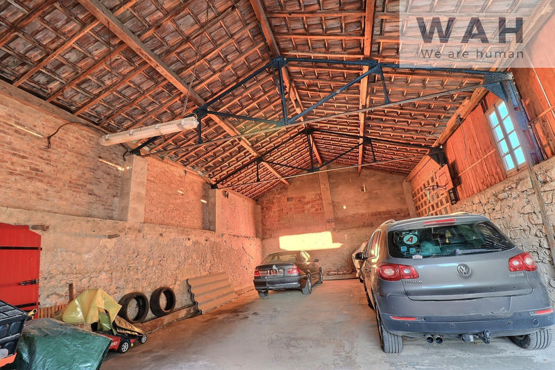 Mas - 200 m² - 5 pièces