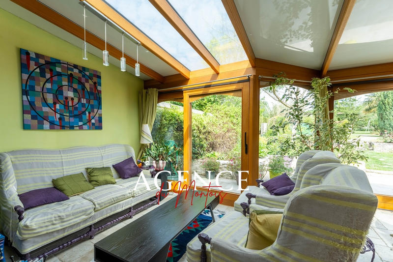 Maison - 203 m² - 7 pièces