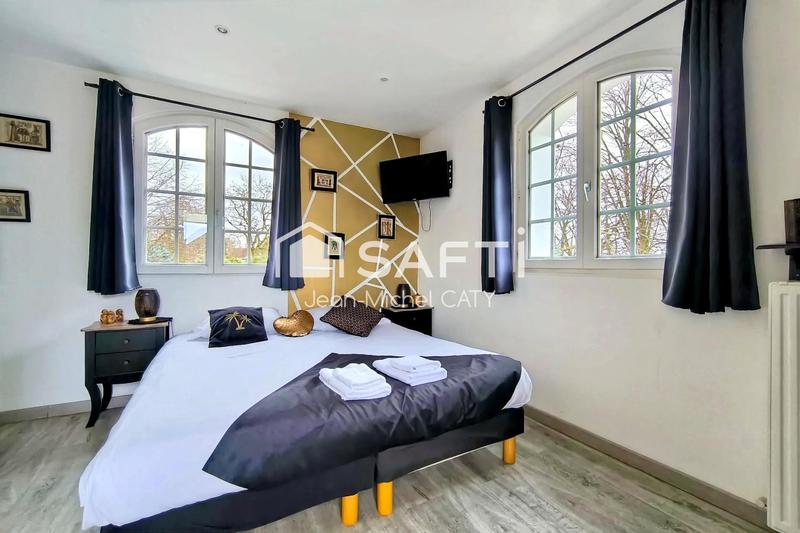 Maison - 270 m² - 13 pièces