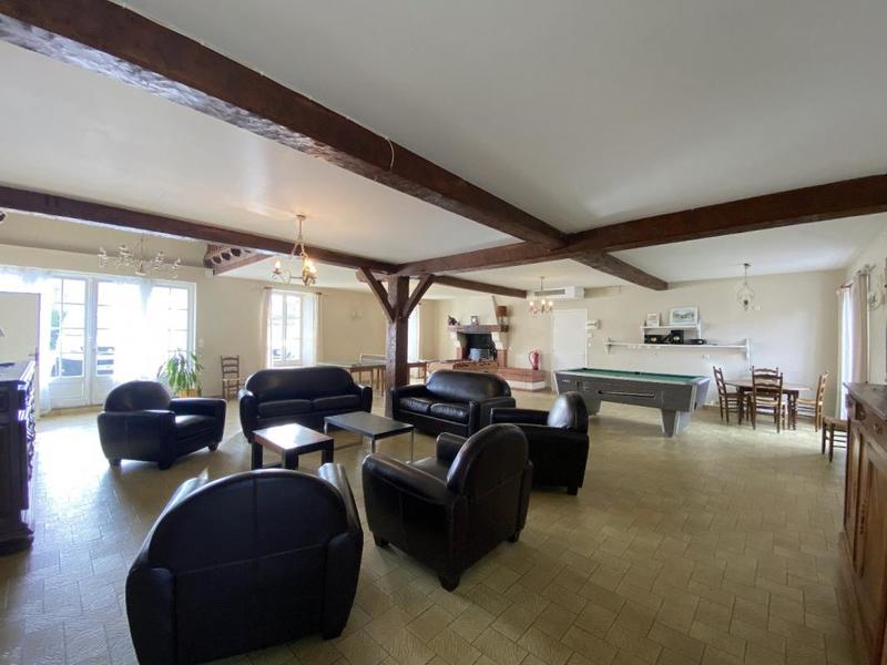 Maison - 725 m² - 24 pièces