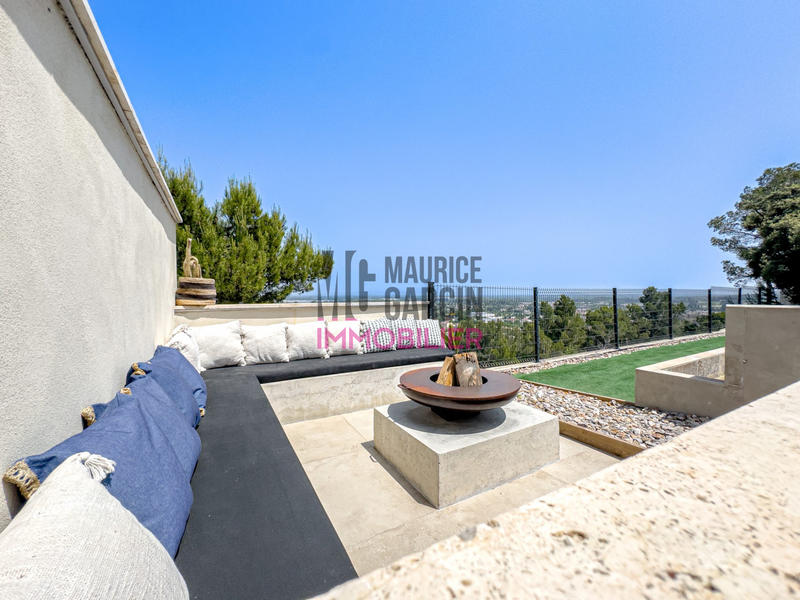 Maison - 205 m² - 5 pièces