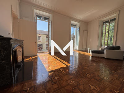 Appartement - 153 m² - 5 pièces