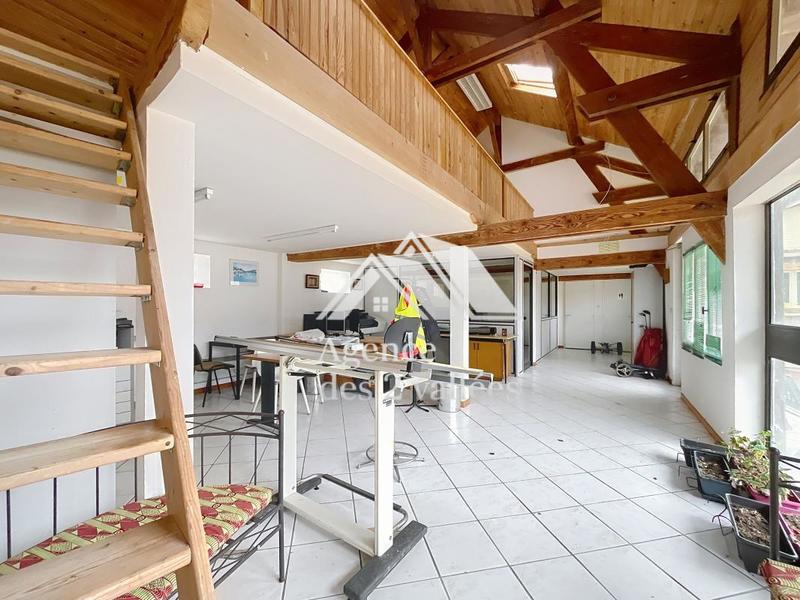 Propriété - 245 m² - 5 pièces