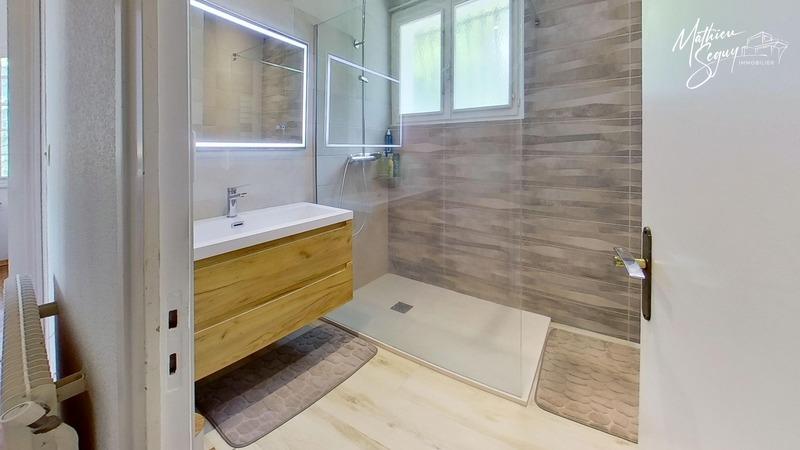 Maison - 195 m² - 6 pièces