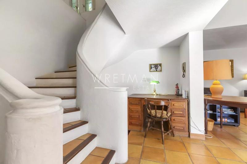 Villa - 208 m² - 6 pièces