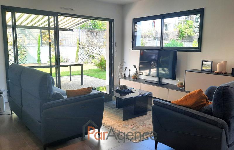 Maison - 104 m² - 4 pièces