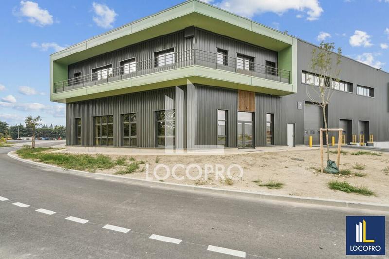 Local d'activité / Entrepôt - 1 628 m²