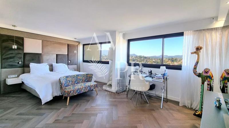 Appartement - 200 m² - 4 pièces