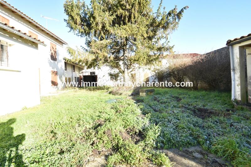 Maison - 600 m² - 11 pièces