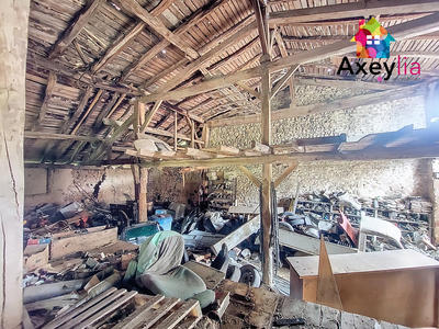 Maison - 250 m² - 1 pièce